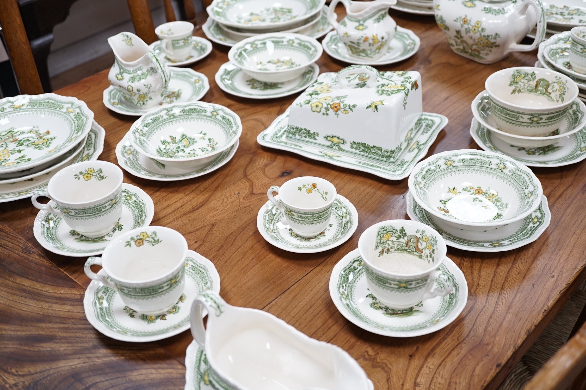 A complete Masons Ironstone Manchu pattern dinner service (settings for twelve persons), comprising twelve dinner plates, twenty-two dessert plates, twelve side plates, twelve soup dishes, twelve bowls, carrying plate, e